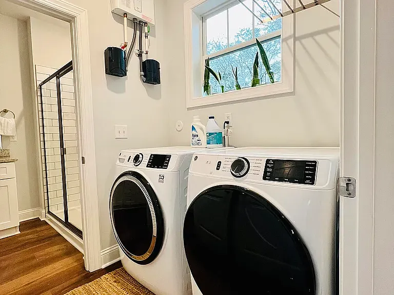 3 bed, 1300 sqft, $3,400 — Photo 4