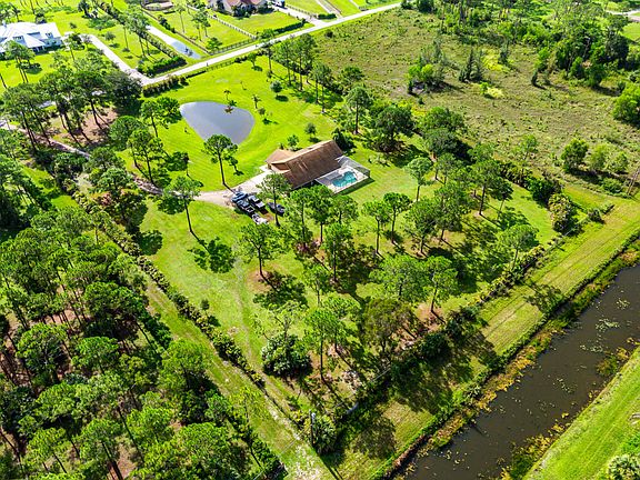 4th image of 14087 Cocoa Plum Rd