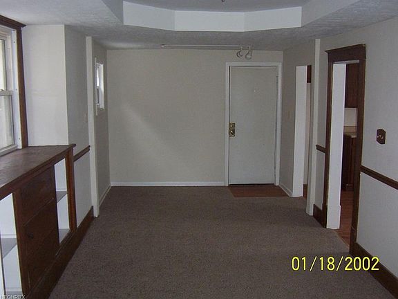 5th image of 678 Brown St