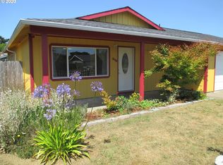 848 10th St SW, Bandon, OR 97411