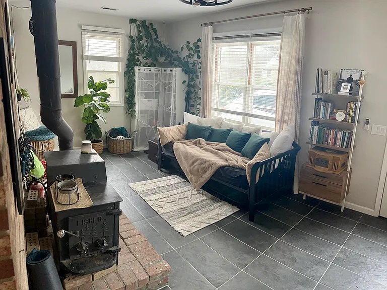 208 E Wynnbrook Dr — Photo 15