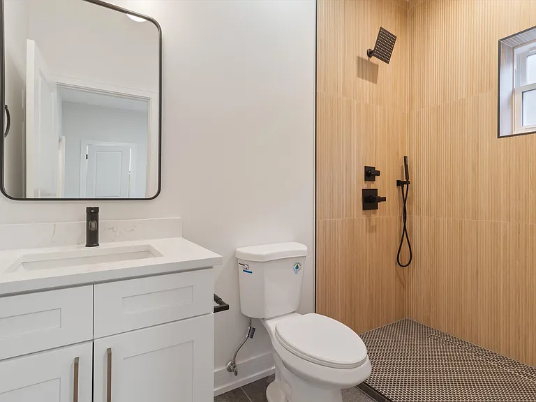 839 N Rockwell St #2R — Photo 8