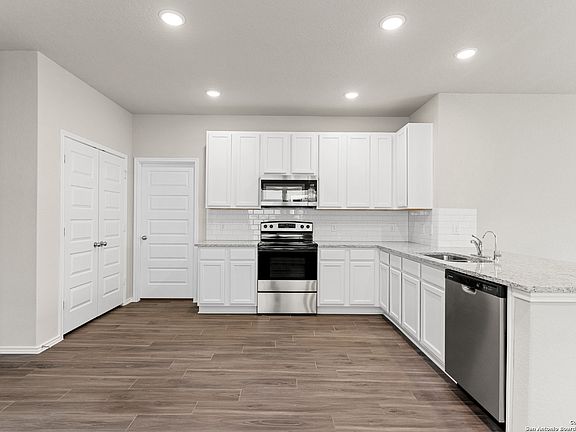 3rd image of 2430 Redlove Drive