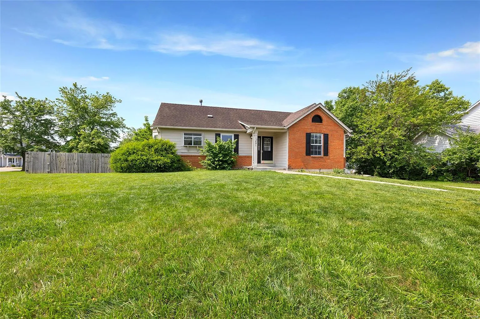 1091 Harness Dr photo 1