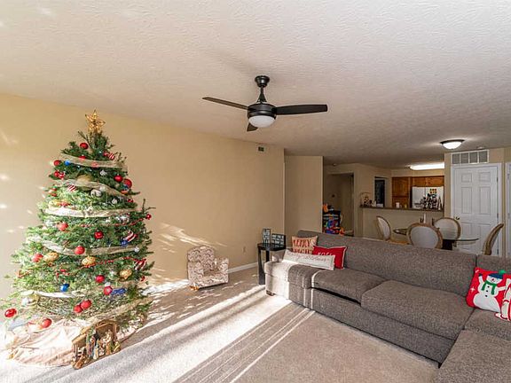 4th image of 1202 Cobblestone Ct APT 101