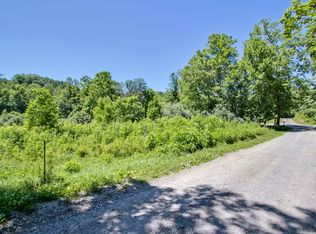 W Creek Rd, Oneida, TN 37841