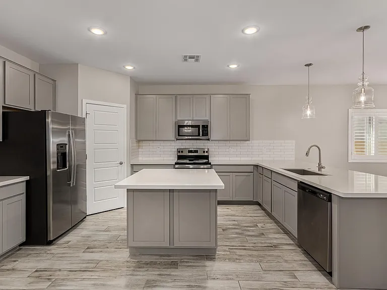 19532 N 27th Pl — Photo 12