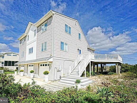 3rd image of 2416 S Bay Shore Dr