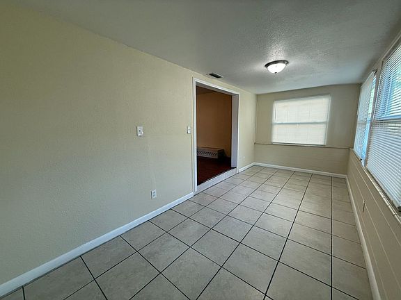 2nd image of 930 20th Ave S