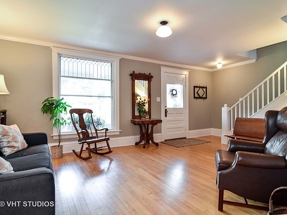 4th image of 118 W Lincoln Ave