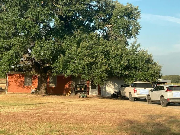 1031 Longhorn Pkwy, Axtell, TX 76624