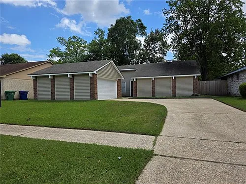 111 Heather Dr Photo 1
