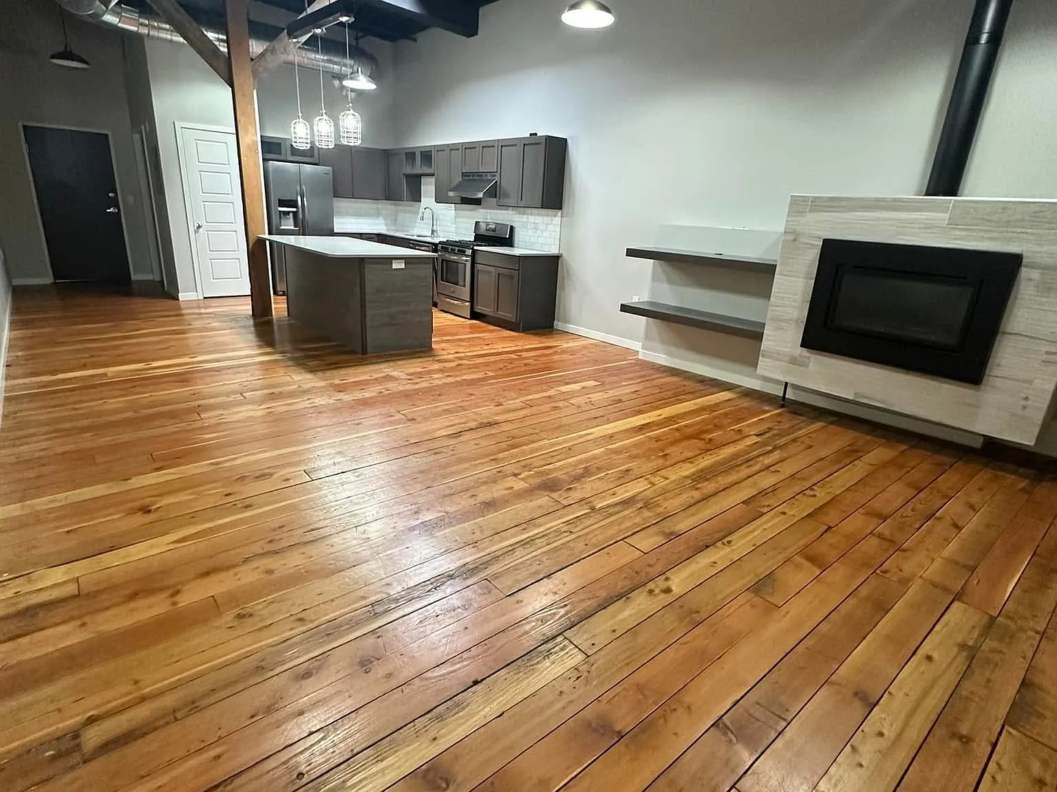 1 bed, 1.5 bath, 885 sqft, $1,950 — Photo 2