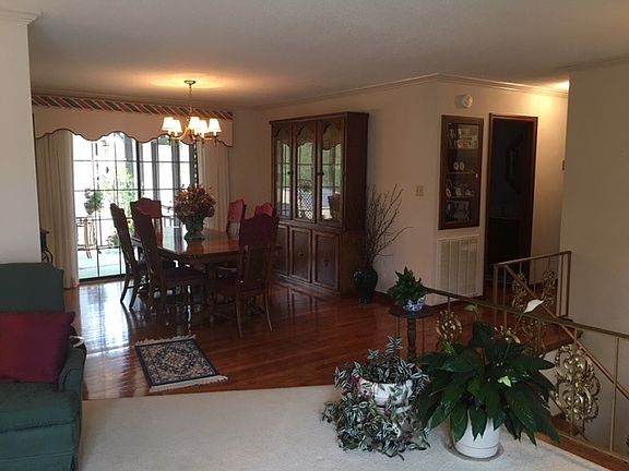 4th image of 3660 Woodcrest Cir NW