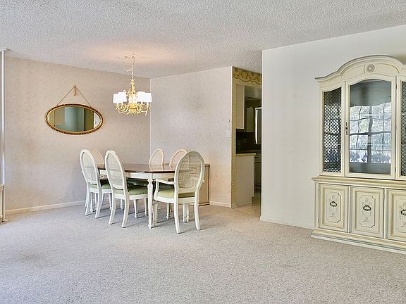 4th image of 7805 Deer Park Ave