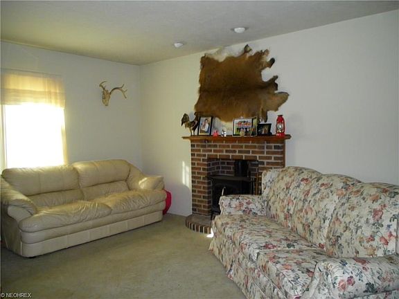 3rd image of 46090 New England Sq