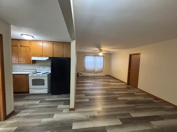 704 6th Ave #1, Mendota, IL 61342