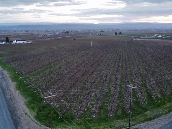 1670 Smith Rd, Zillah, WA 98953