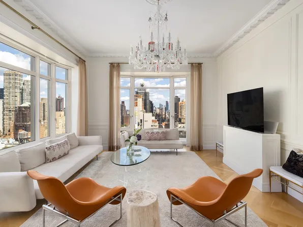 520 Park Avenue image 2 of 21