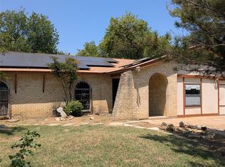 7501 Acapulco Rd, Fort Worth, TX 76112
