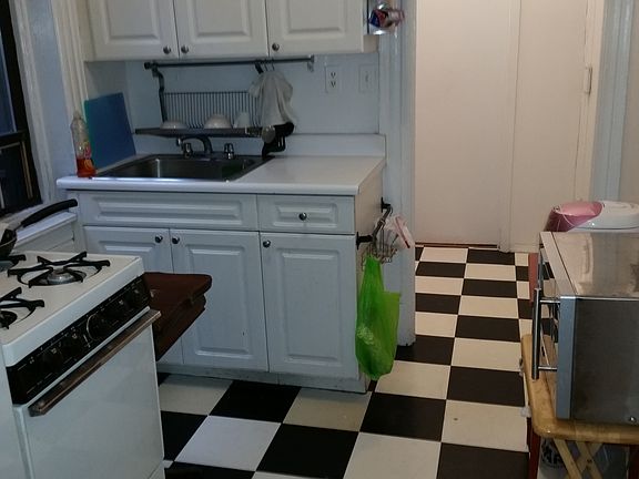 2nd image of 164 E 85th St APT 5E