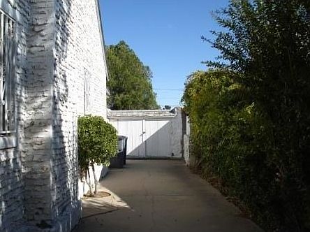 2nd image of 1520 Carlyle Pl