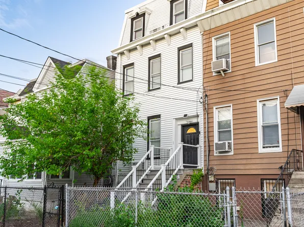 258 Clerk Street image 2 of 34