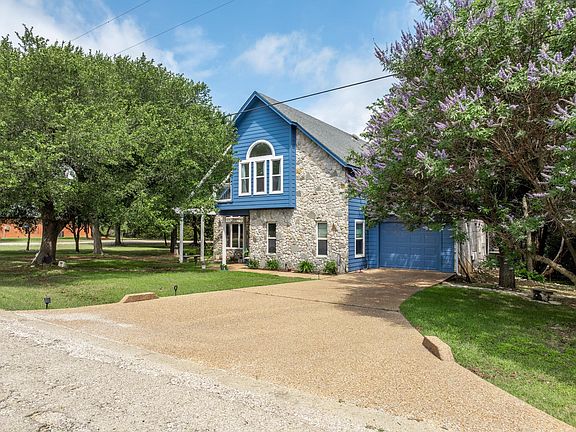 2nd image of 45145 Fringewood Dr