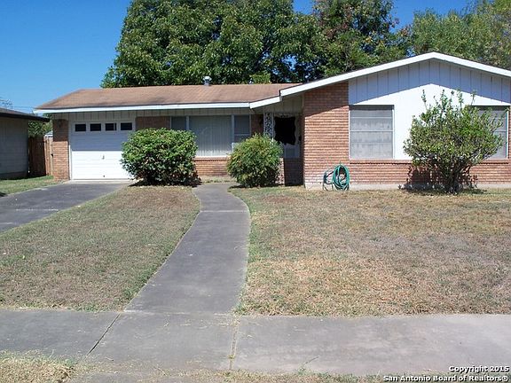 2nd image of 4511 Creekmoor Dr