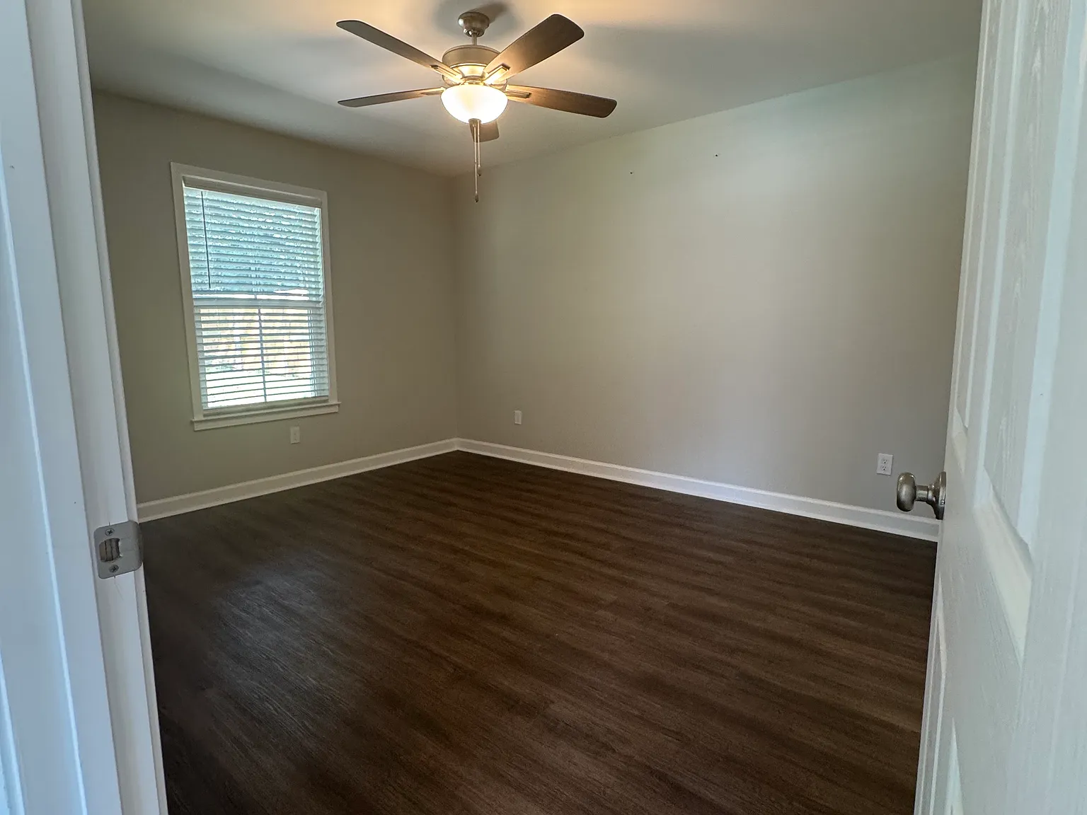 2 bed, 1000 sqft, $1,200 — Photo 3