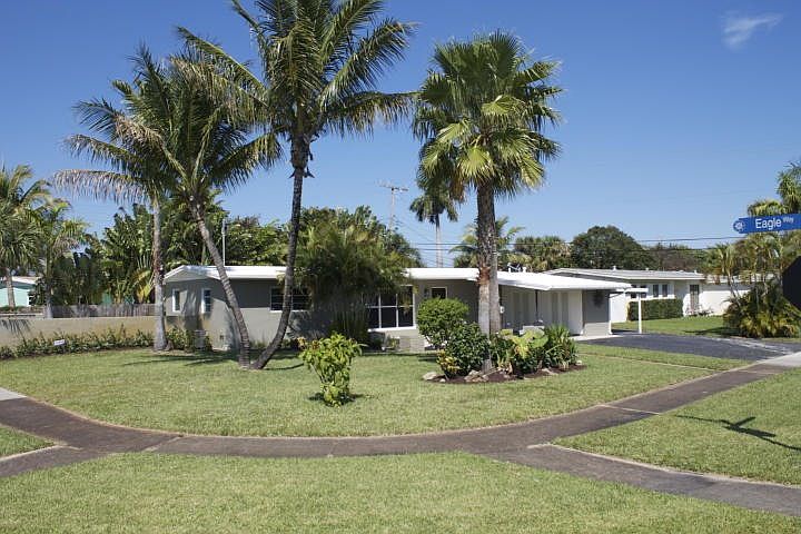 1st image of 401 Westwind Dr