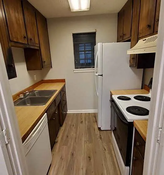1404 Gause Blvd — Photo 5
