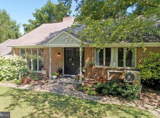 546 Williamsburg Dr, York, PA 17402