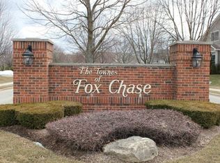 1710 Waverly Cir, St Charles, IL 60174