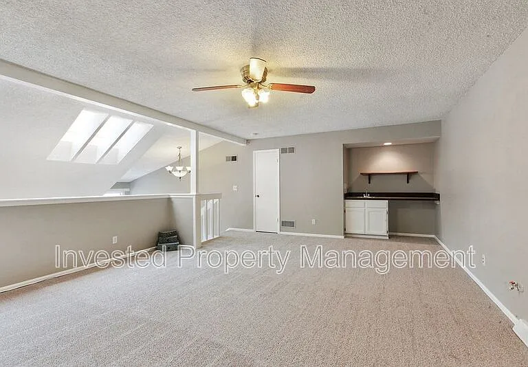 6453 S Havana St #B — Photo 15