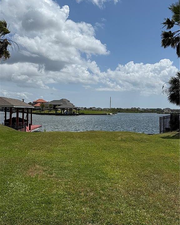 1st image of 1512 Royal Palm Dr