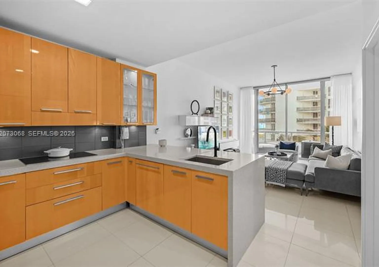 6799 Collins Ave cu-407, Miami Beach, FL 33141 — Photo 1