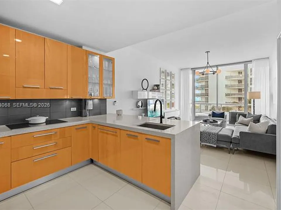 6799 Collins Avenue Cu #407