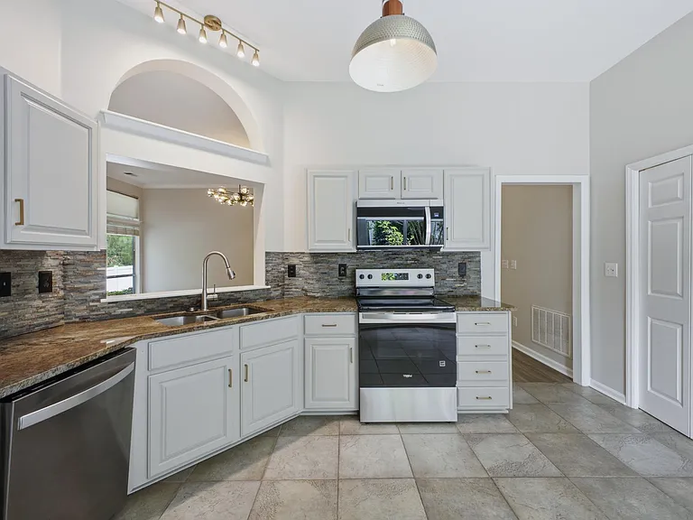 12103 Wagon Wheel Ct — Photo 15