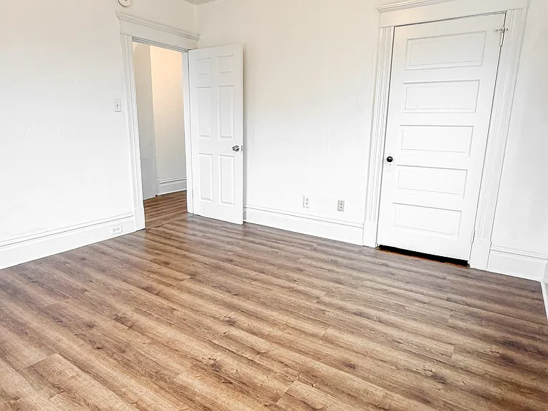 503 Tremont Ave S — Photo 9