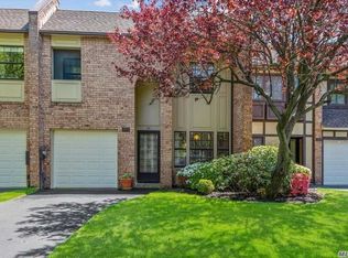 191 Southgate Cres, Massapequa Park, NY 11762