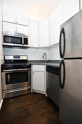 Rented by Bohemia Realty Group | media 7