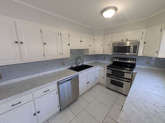 4th image of 2707 Reynolda Rd APT C3