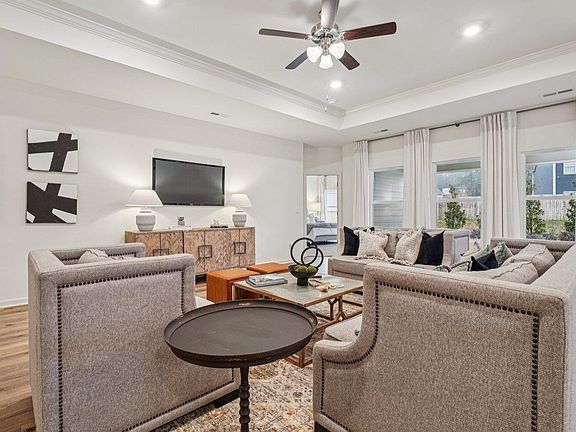 4th image of 10396 Meadowsweet Dr