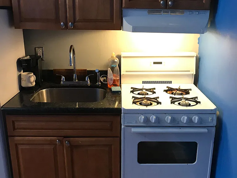 1939 Spring Garden St #1R — Photo 8