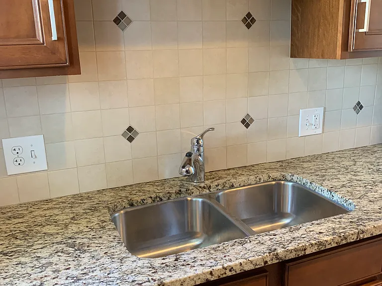 2534 Erie Ave #3 — Photo 20