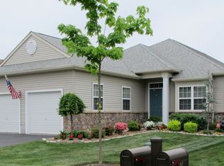 38 Esplanade Dr, Somerset, NJ 08873