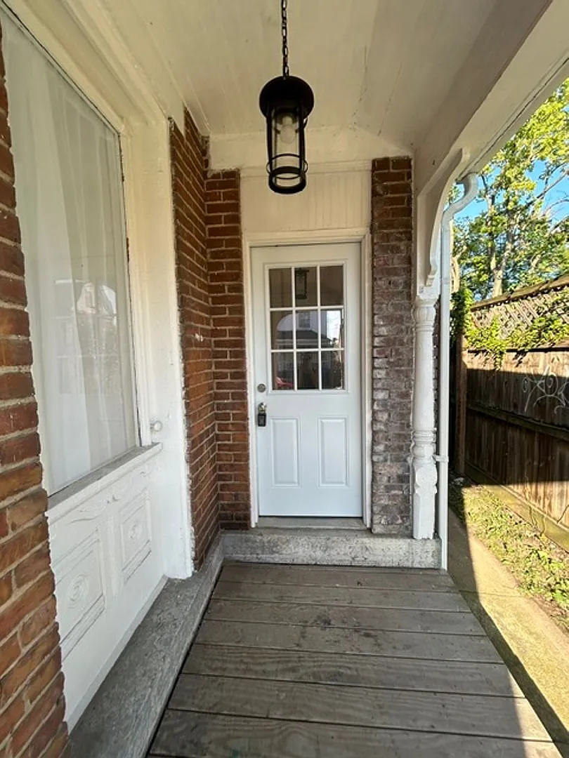 19-21 S. Van Lear — Photo 3