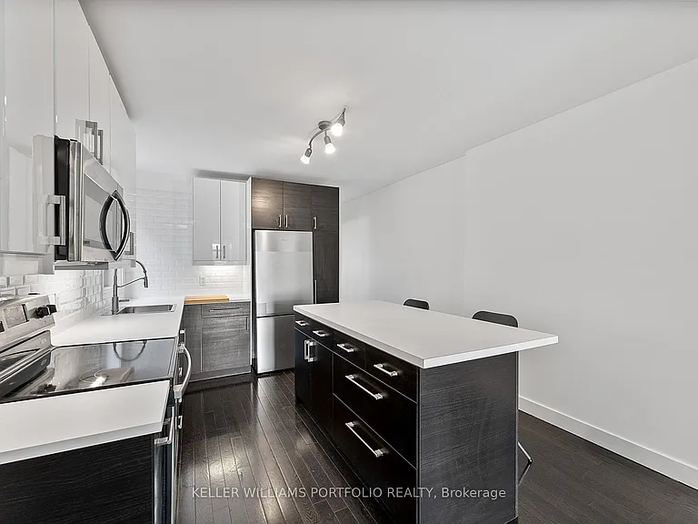 2118A Danforth Ave — Photo 15