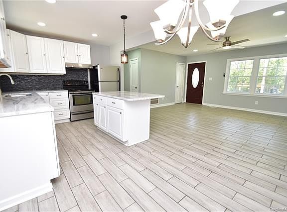 3rd image of 3006 Salem Dr
